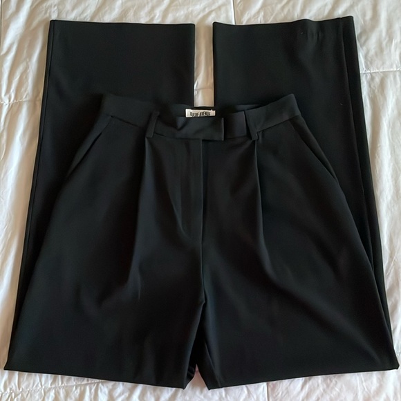 Djerf Avenue Favorite Pants - Picture 2 of 9